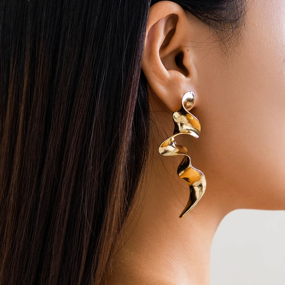 Pendientes Largos Irregulares con Borla Dorada Vintage Hip Hop