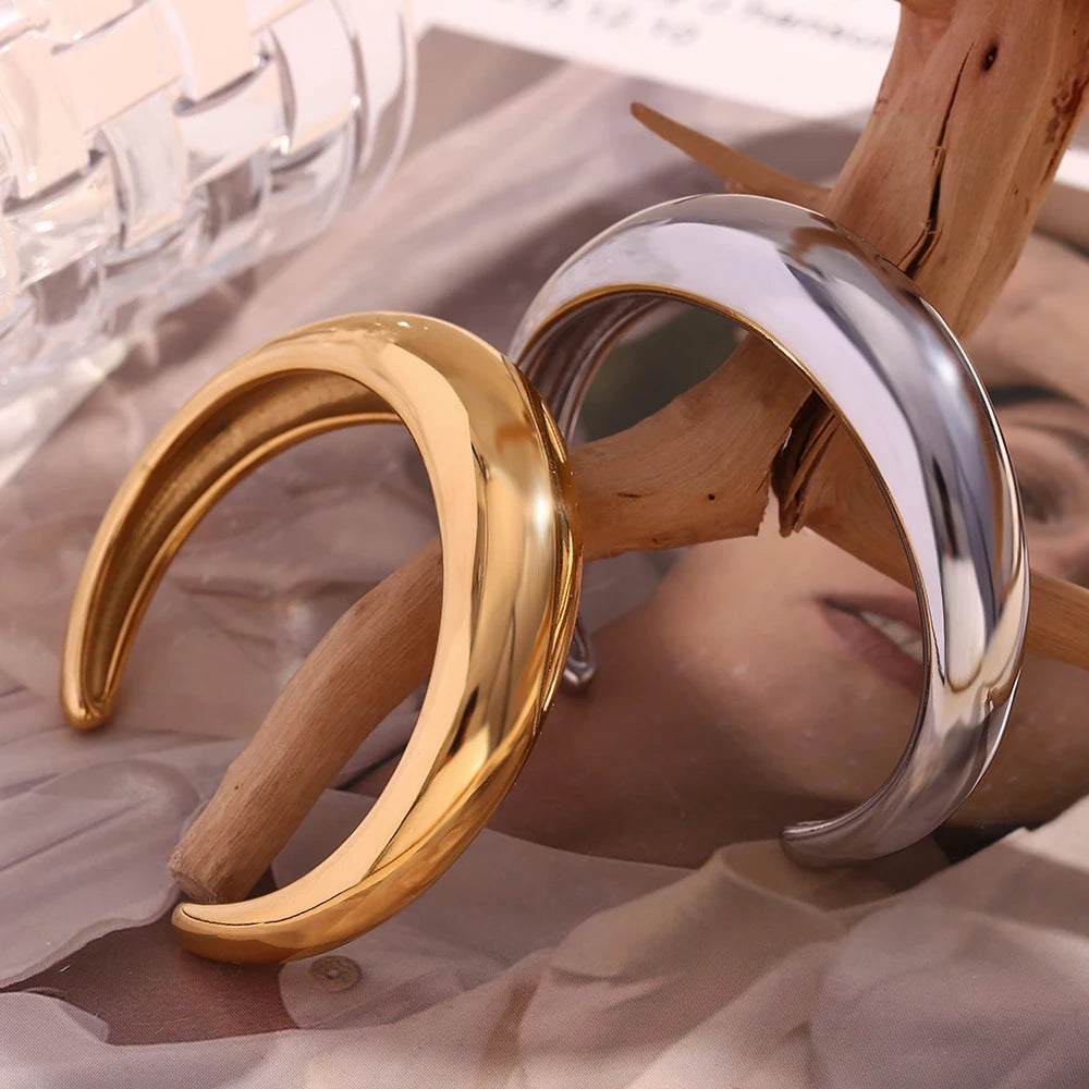 Pulsera Abierta Acero Inoxidable Chapada en Oro 18K Mujer