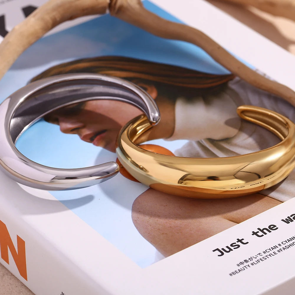 Pulsera Abierta Acero Inoxidable Chapada en Oro 18K Mujer