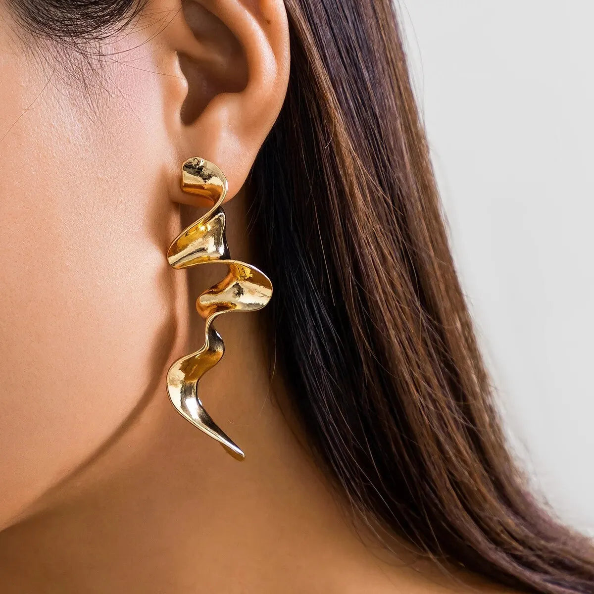 Pendientes Largos Irregulares con Borla Dorada Vintage Hip Hop