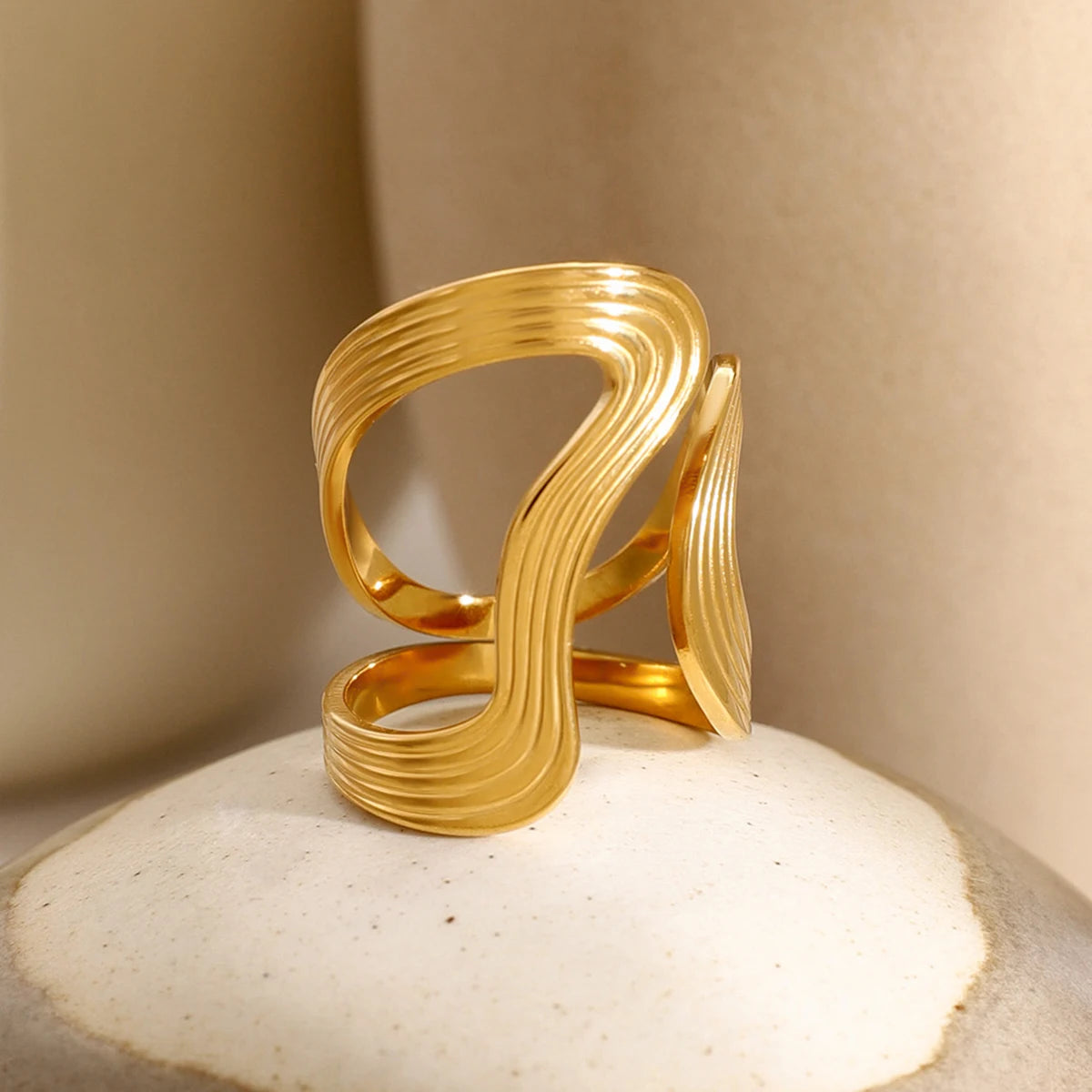 Anillo grande minimalista de acero inoxidable Uworld para mujer