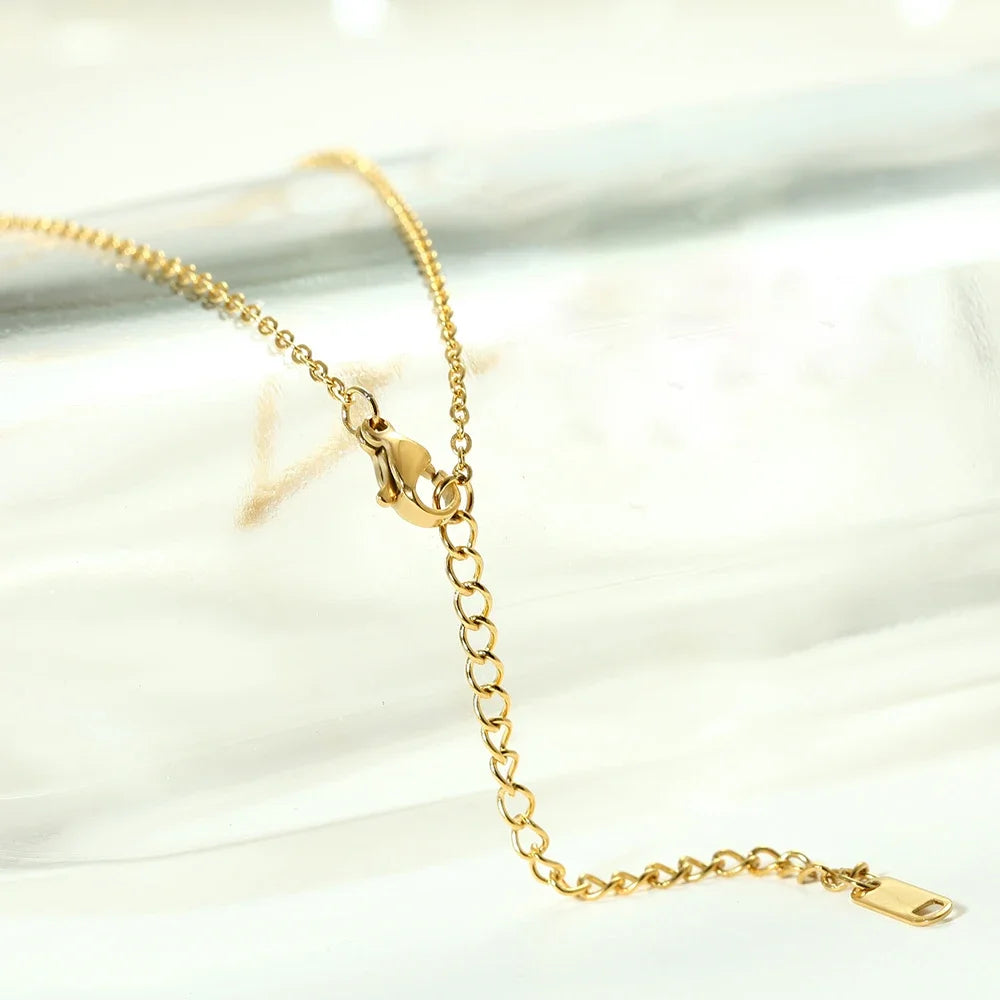 Collar Inicial Acero Inoxidable Dorado para Mujer
