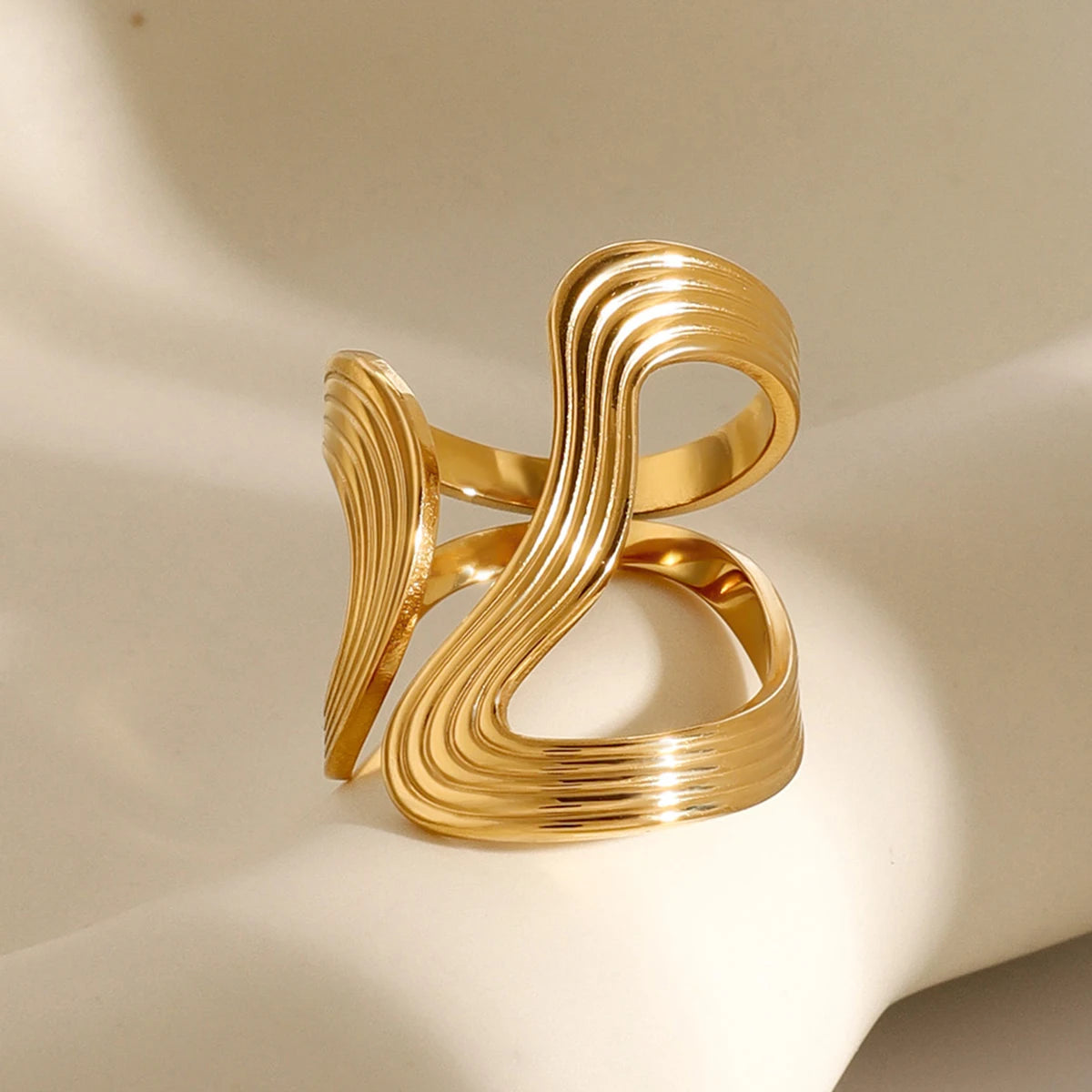 Anillo grande minimalista de acero inoxidable Uworld para mujer