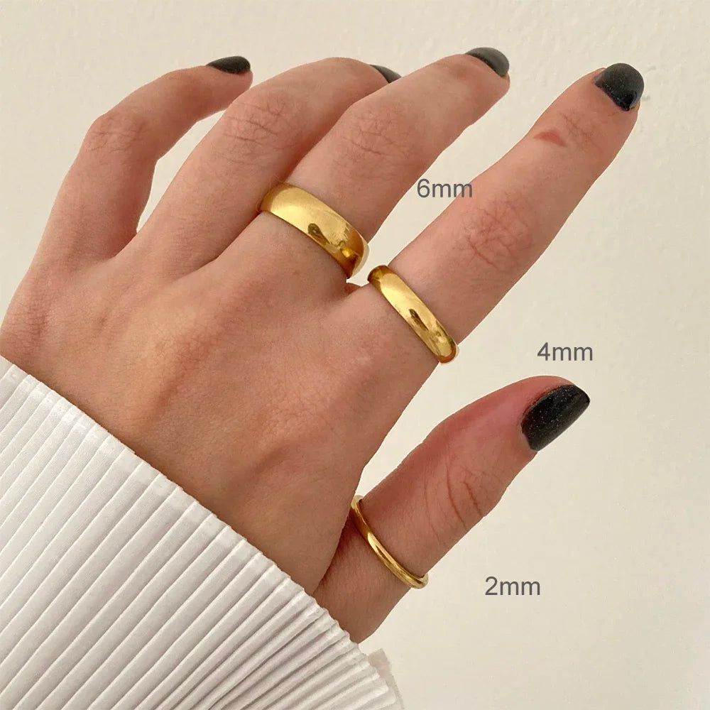 Anillo minimalista unisex de acero inoxidable con baño oro 18K
