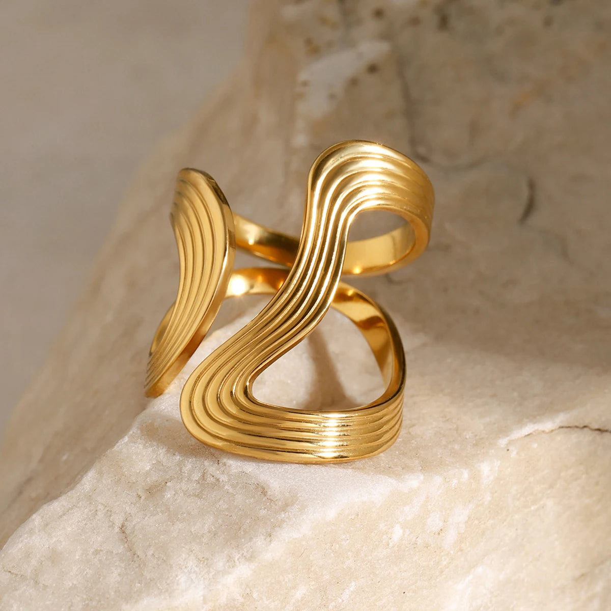 Anillo grande minimalista de acero inoxidable Uworld para mujer