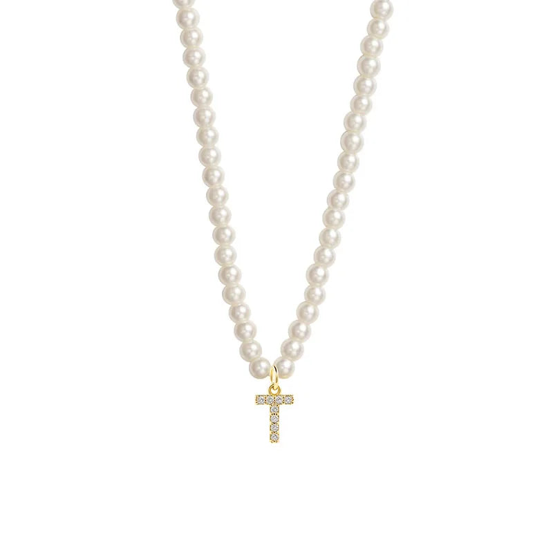 Collar gargantilla con perlas e inicial personalizada para mujer