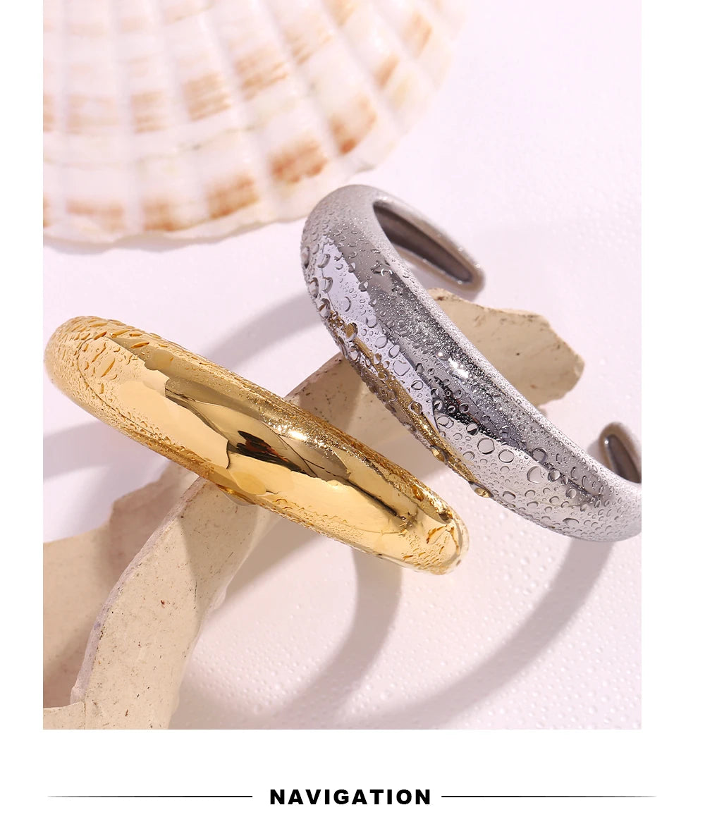 Pulsera Abierta Acero Inoxidable Chapada en Oro 18K Mujer